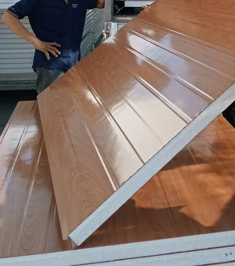 tấm panel cách nhiệt vân gỗ
