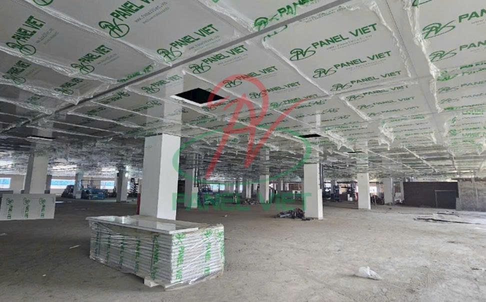 vách ngăn panel làm phòng sản xuất
