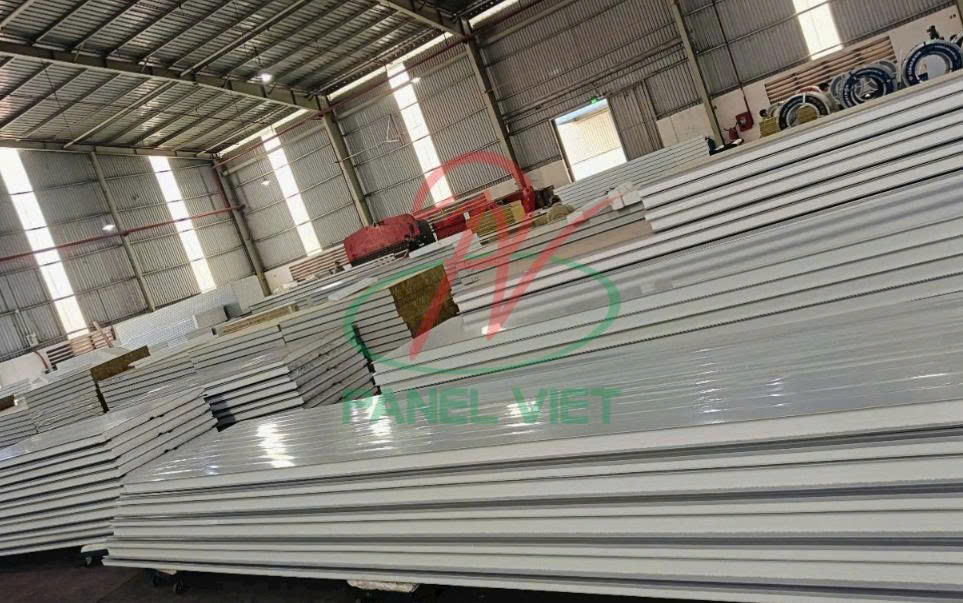 vách panel ngoài trời ở Tiền Giang