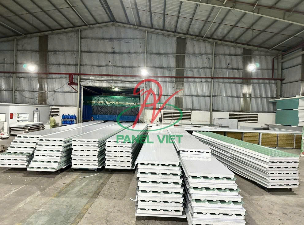 mái tôn panel chống nóng