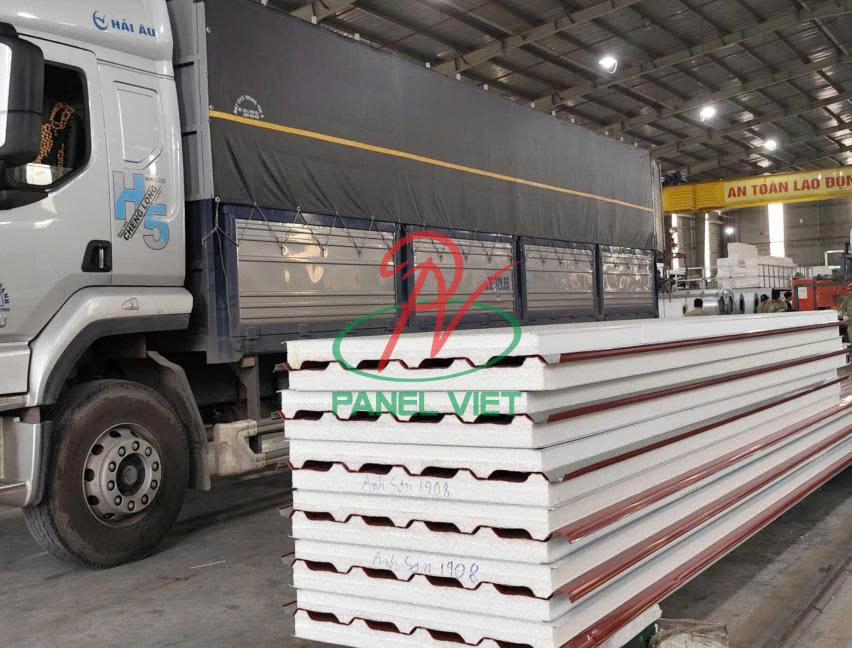 Mái Panel EPS Đỏ Lạnh Tại Bình Dương