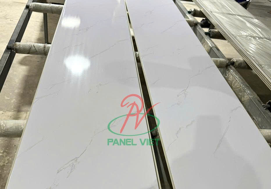 So Sánh Panel Vân Đá Và Panel Vân Gỗ