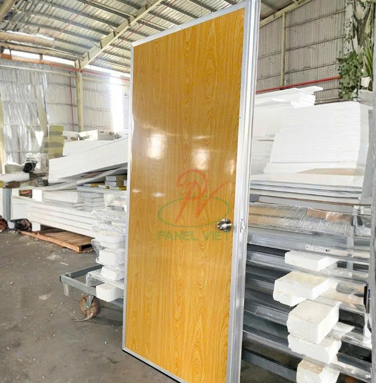 Cửa Panel Vân Gỗ Long An Giá Bao Nhiêu