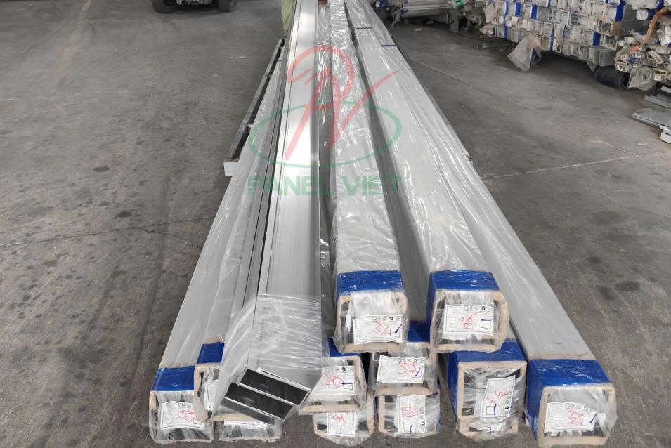 giá phụ kiện nhôm panel