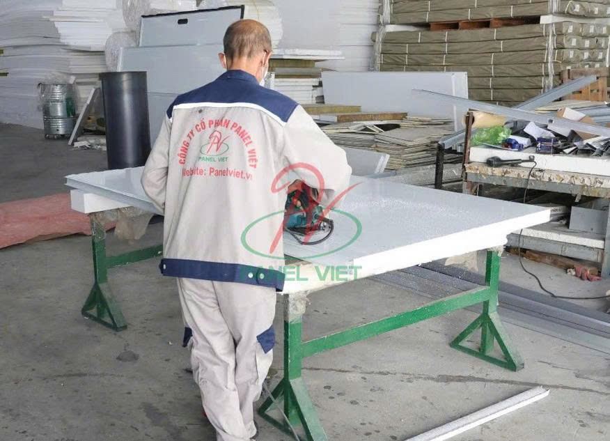 Sản Xuất Cửa Panel Theo Kích Thước Yêu Cầu