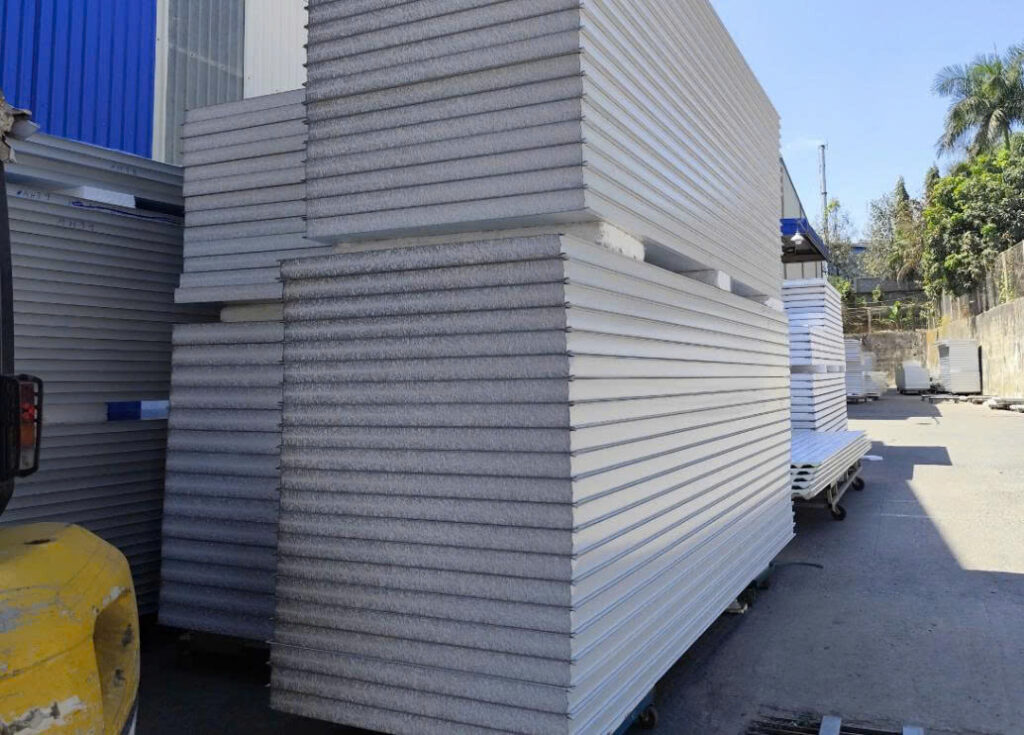 mua cửa panel sản xuất thông số riêng