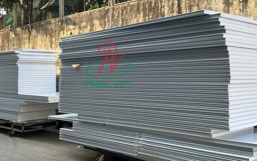 Mua mái panel EPS làm nhà cấp 4
