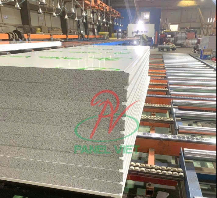 giá vách EPS chậm cháy làm xưởng bao bì