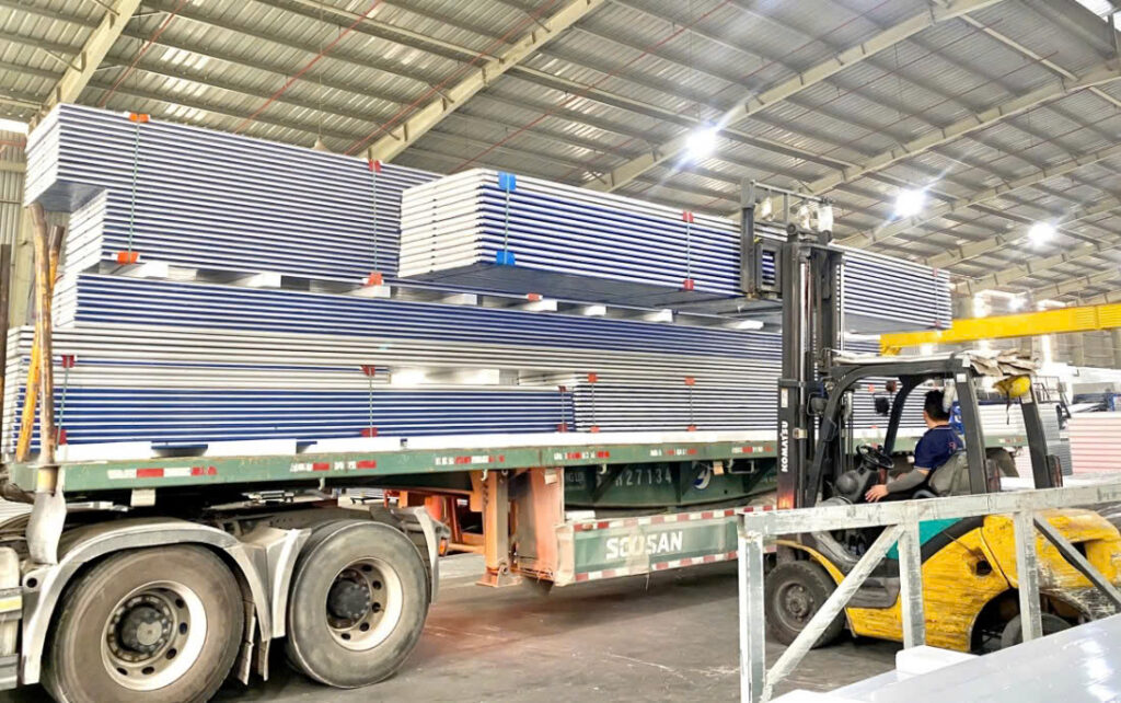 panel EPS làm vách ngoài xưởng dệt