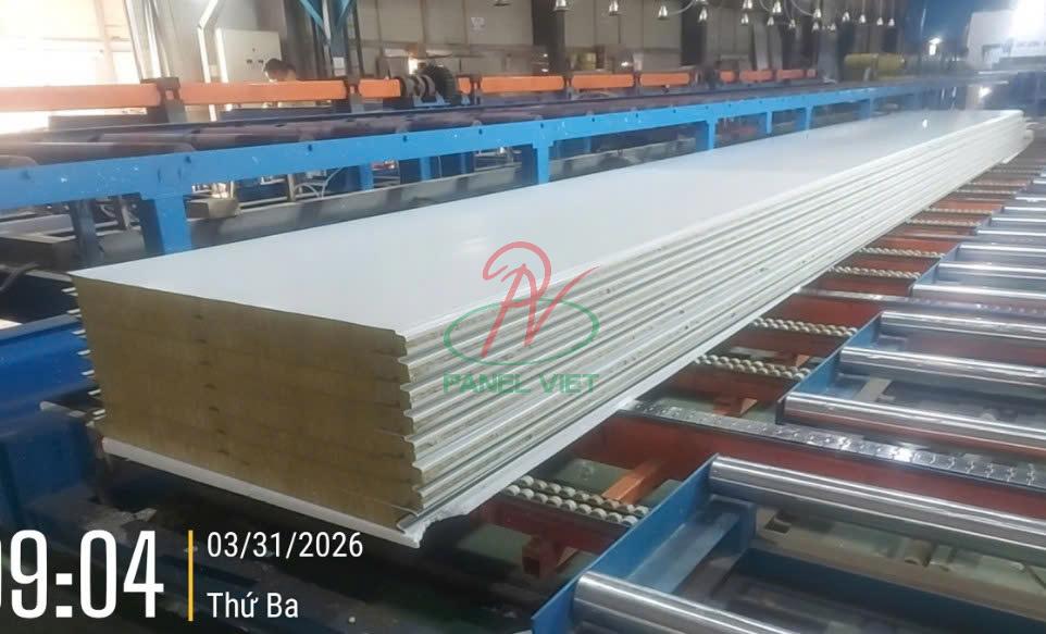Mua panel làm vách ngăn nhà xưởng