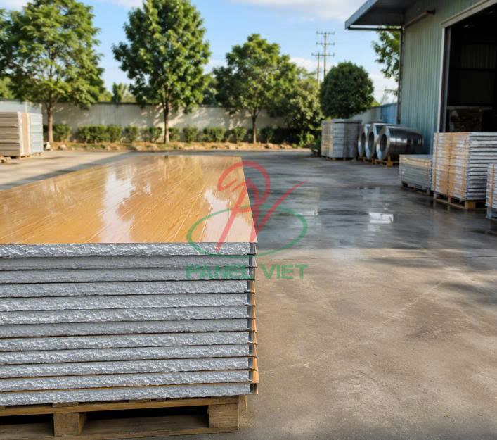 Panel Vân Gỗ Cách Nhiệt Tốt Không