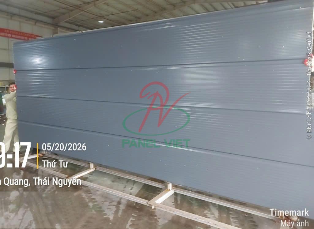 Tường Panel Cách Nhiệt Màu Xám Ghi 