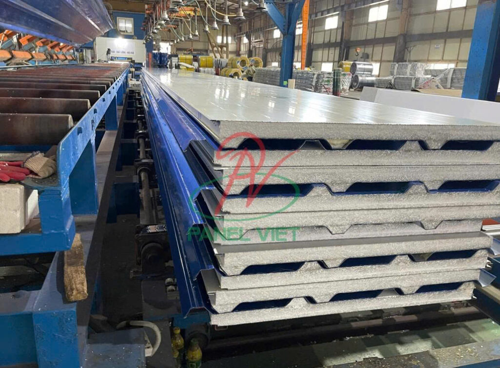 Tôn Panel Lợp Mái 4 Sóng Cho Nhà Xưởng