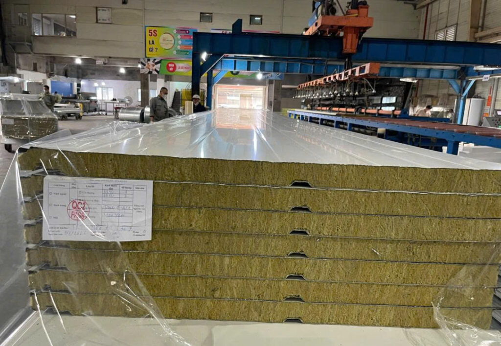 panel cách nhiệt giúp giảm bao nhiêu chi phí