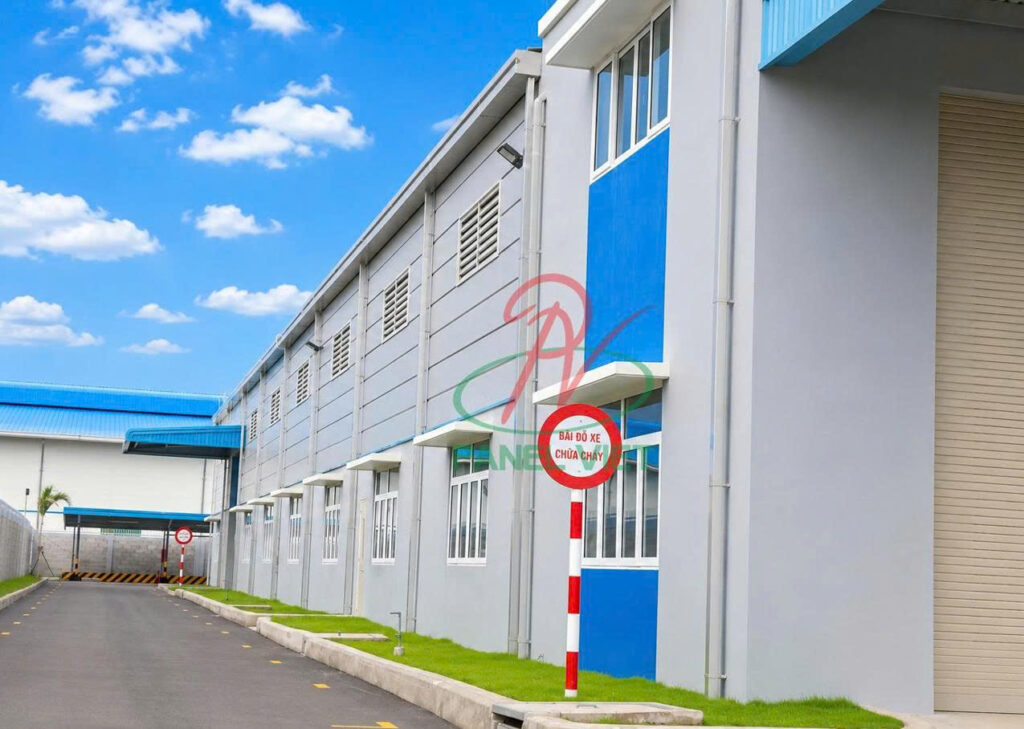 panel làm vách nhà xưởng sản xuất